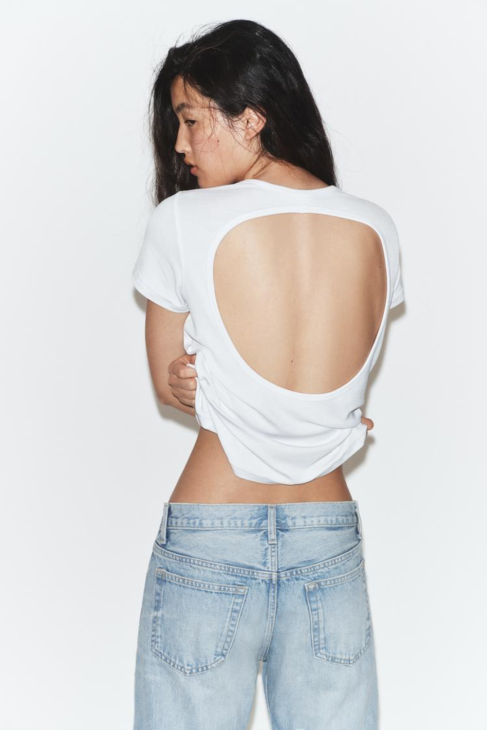 ZARA ФУТБОЛКА С ВЫРЕЗОМ НА СПИНЕ, БЕЛЫЙ