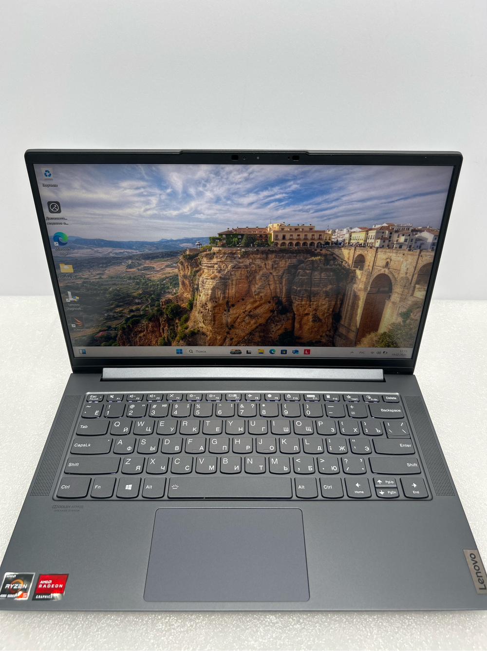 Ноутбук Lenovo Yoga Slim 7 14ARE05 (82A2006PRU) 14"/AMD Ryzen 5 4500U/RAM 16GB/SSD 256GB/AMD Radeon Graphics/1920x1080/IPS/Windows 11/Подсветка кл-ры: LED/Цвет: серый. Состояние: Уценка/небольшой след. на матрице от клавиатуры