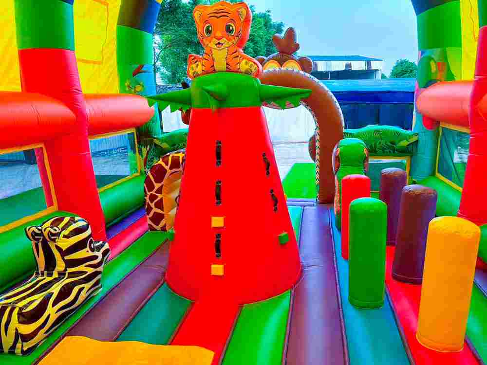 Коммерческий надувной батут «Страна Сафария 2» 10*6*6 м