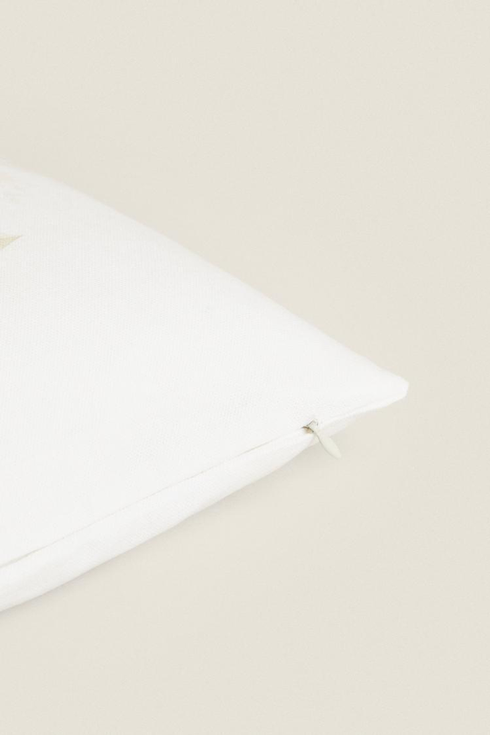 ZARA HOME ХЛОПКОВЫЙ ЧЕХОЛ ДЛЯ ДЕКОРАТИВНОЙ ПОДУШКИ С ЦВЕТОЧНЫМ УЗОРОМ, СВЕТЛО-БЕЖЕВЫЙ