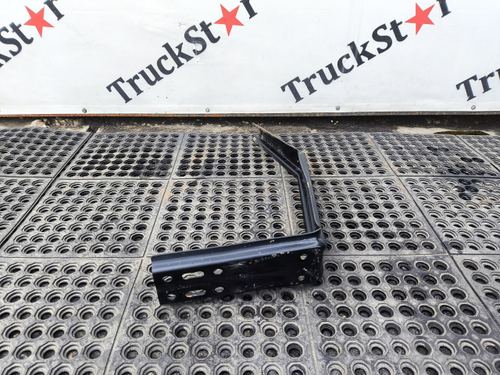 Кронштейн крыла переднего левого 2023г.