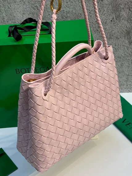 Сумка Bottega Veneta Andiamo розовый