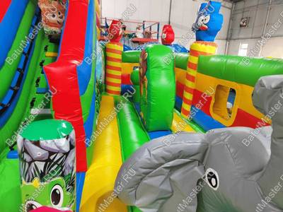 Надувной батут «Звериный мир» с горкой и аркой,с сеткой на входе 7*5*4,2 м