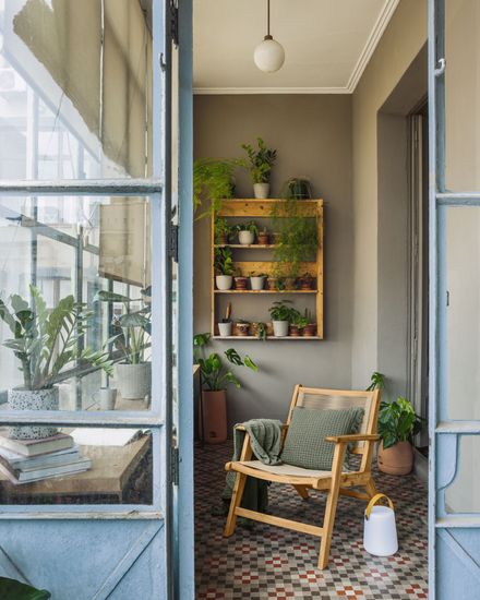 Кресло Geralda из дерева акации с натуральной отделкой La Forma Испания 