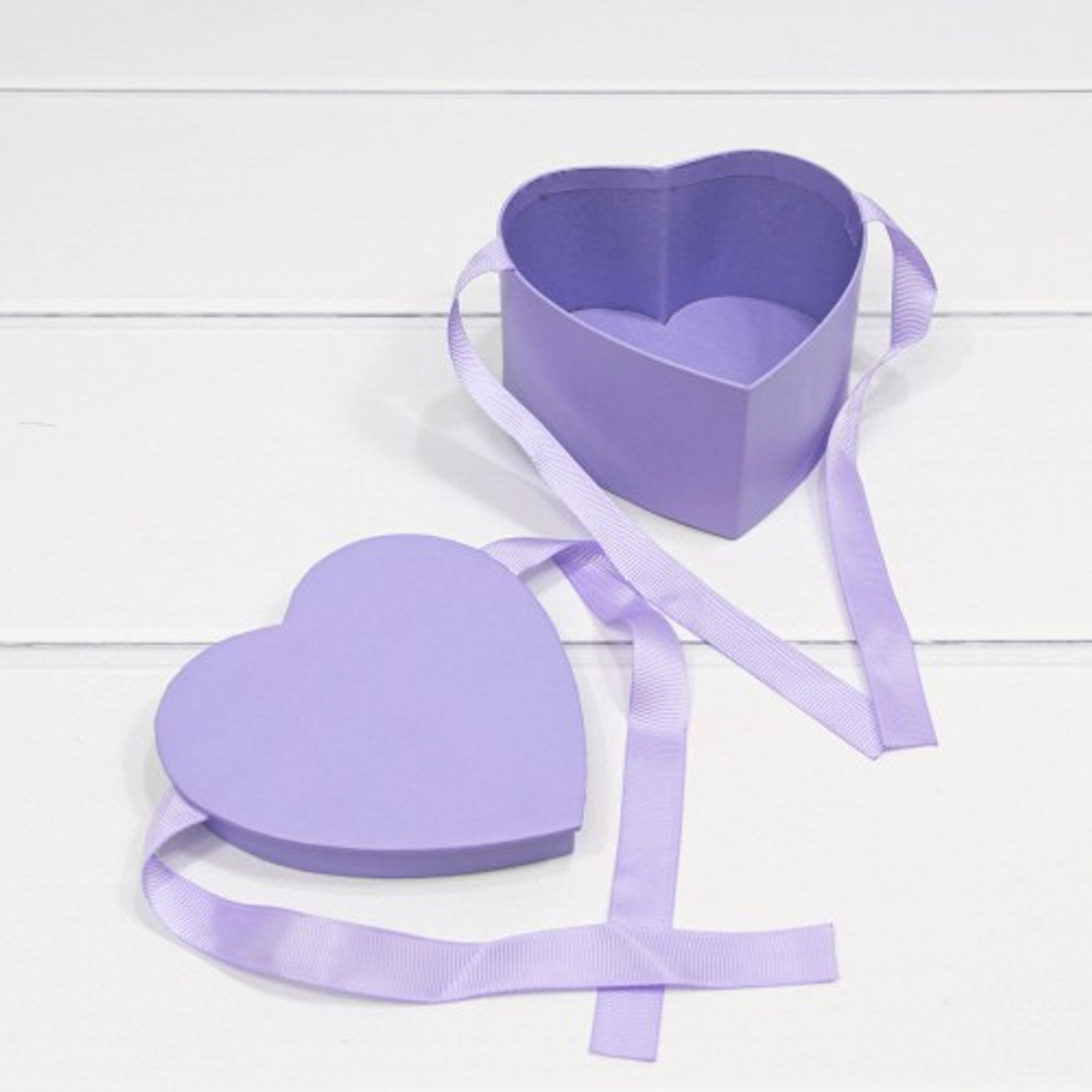 Коробка 11.4х11.4х6 см "Сердце" с лентами (Сиреневый)
