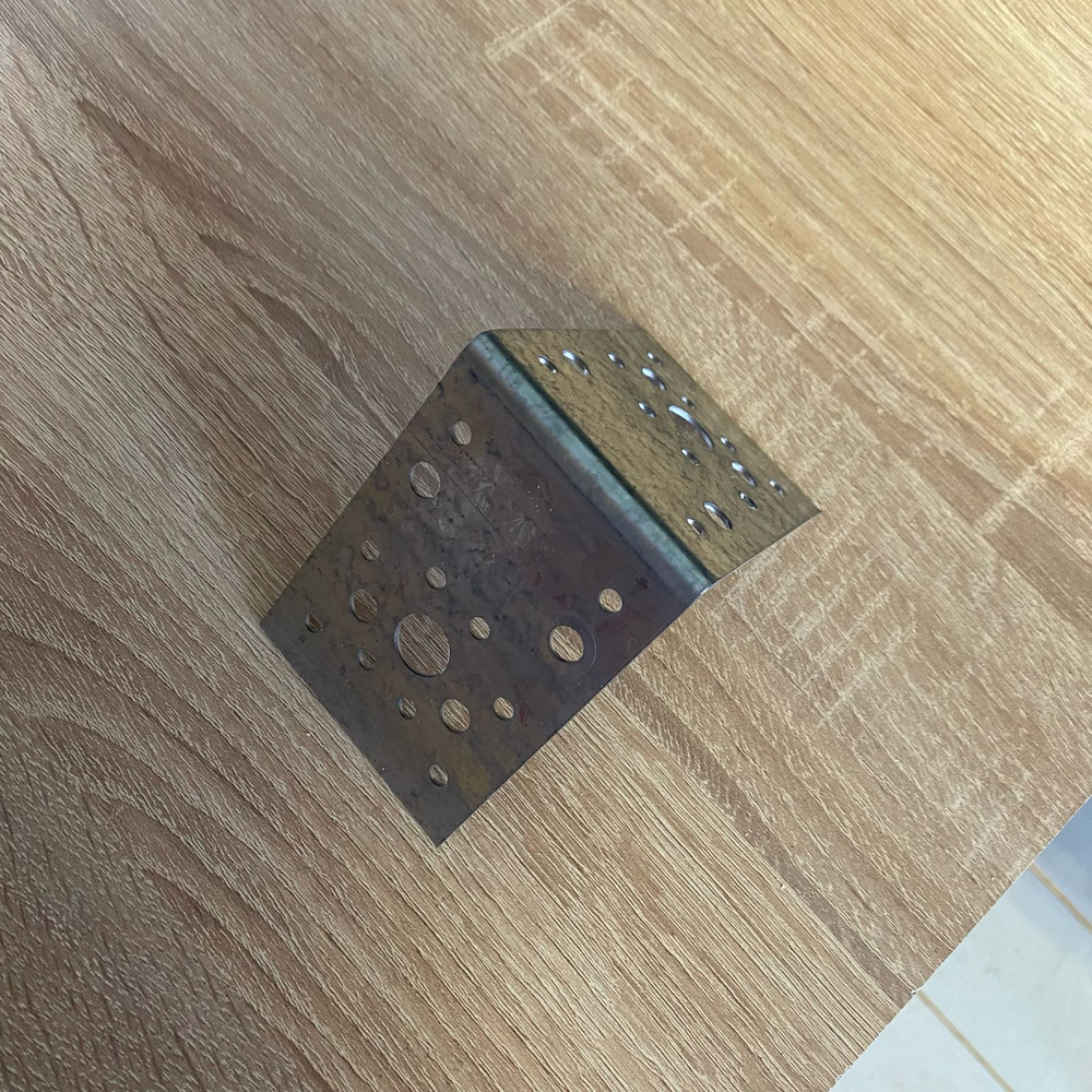 Крепежный уголок 90х90х65 ОЦ.