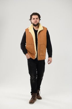 Мужской жилет из согревающей овчины