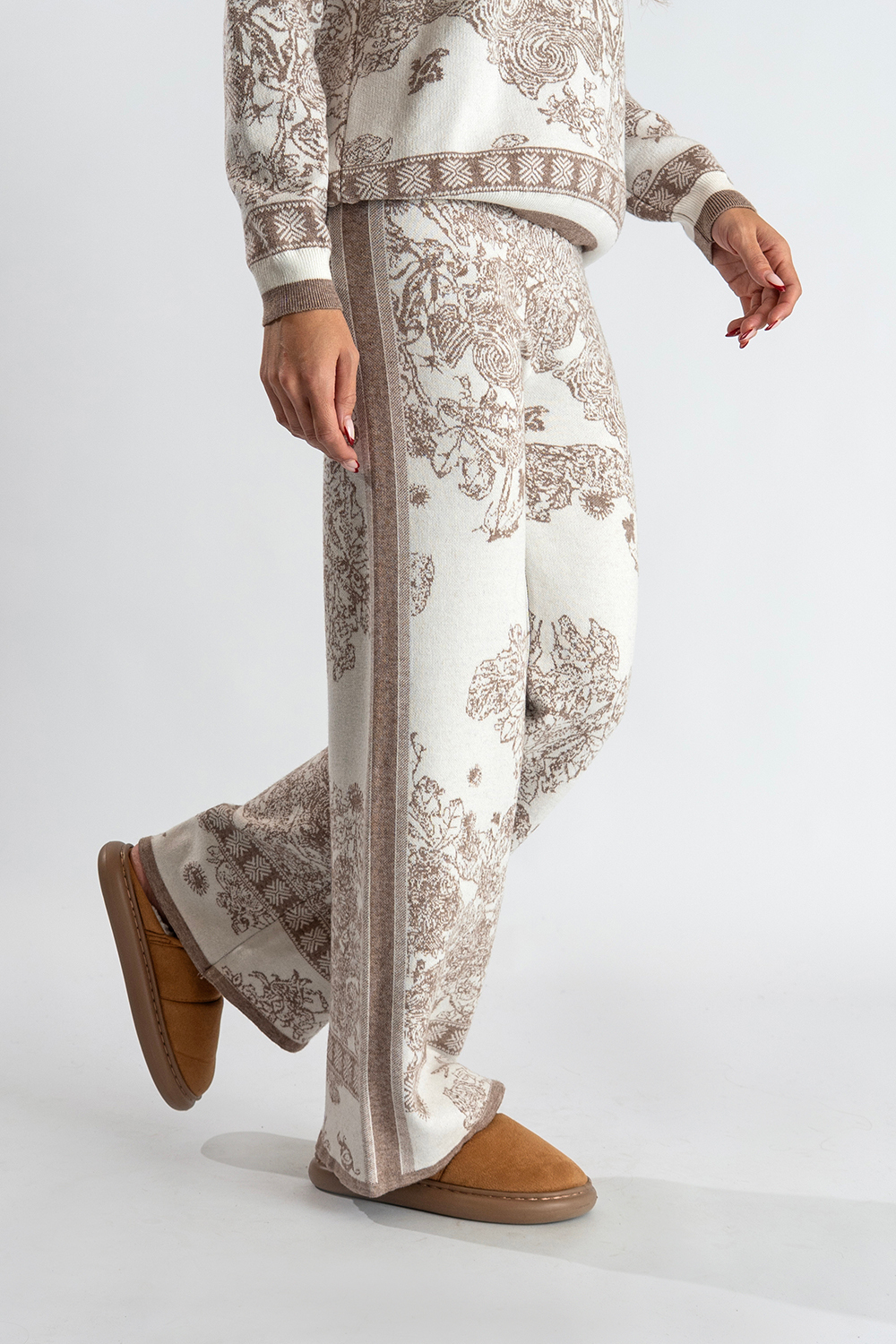 Костюм с узором