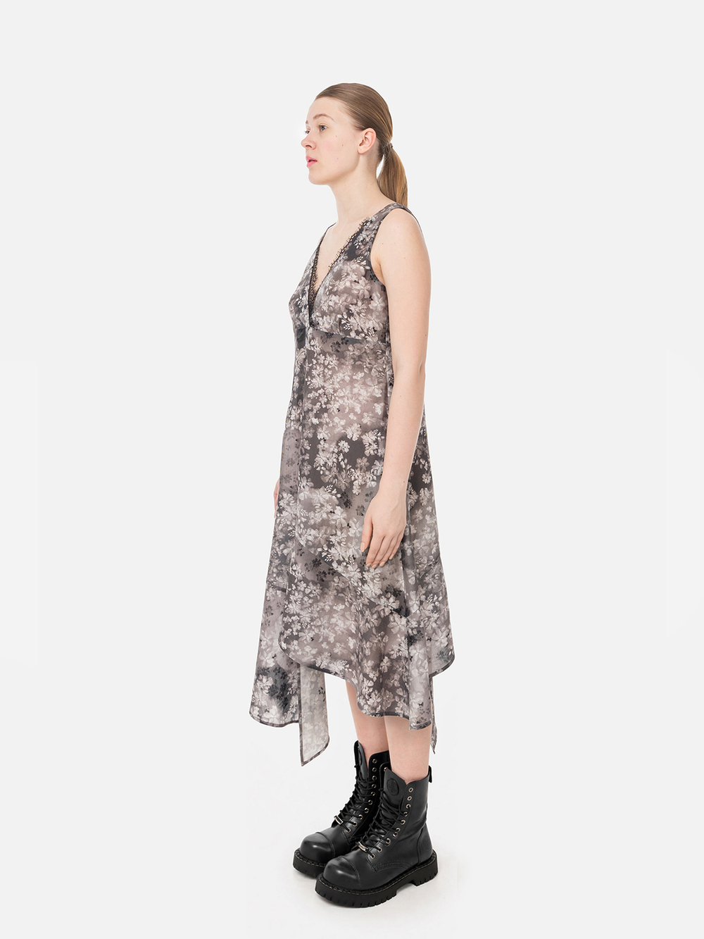 Платье с кружевом "Водяница". Черно-серое