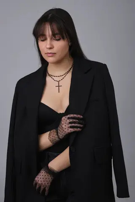 Колье тонкий черный крест на двойной цепочки из черных кристаллов