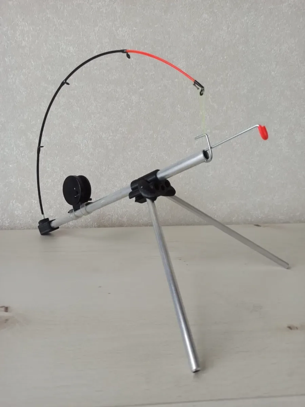 Самоподсекающая удочка "Поставушка Муха