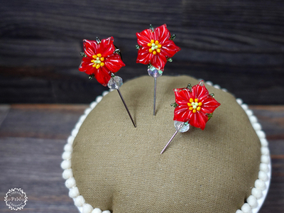 Крупный пин "Пуансеттия"