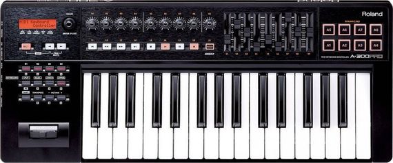 ROLAND A-300PRO миди клавиатура 32 клавиши, скорость нажатия и послекасание