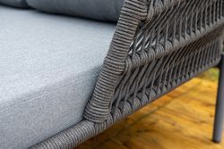 "Позитано" лежак плетеный из роупа, каркас алюминий темно-серый (RAL7024) муар, роуп темно-серый круглый, ткань темно-серая 027