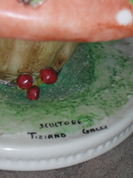 Статуэтка. Фарфор. Малыш с кроликом на мухоморе. Capodimonte. Италия