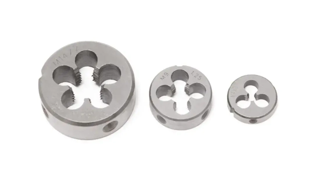 Плашка M8x1.0 ?25,в пластиковом футляре Forsage F-DIE8x1