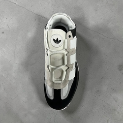 Adidas Niteball • Black White