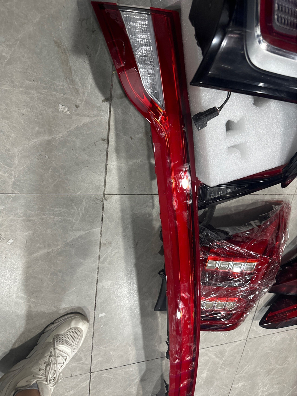 Задние фонари Lincoln MKX (левый, правый и центральный)