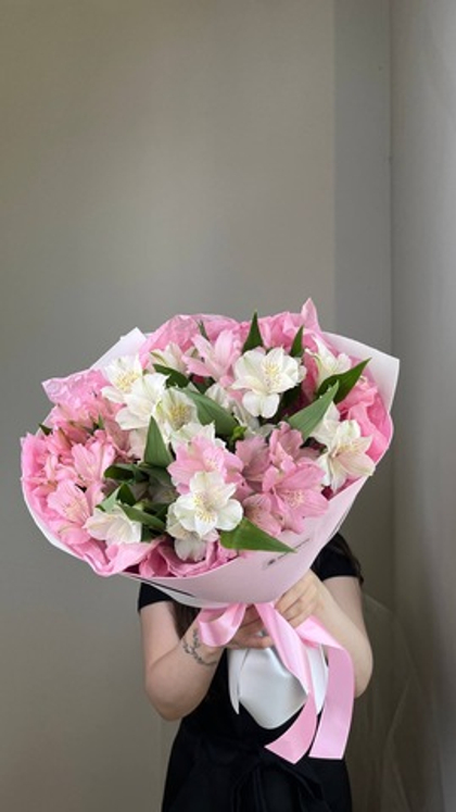 Букет из альстромерий