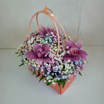 Сумочка с орхидеей и гипсофилой