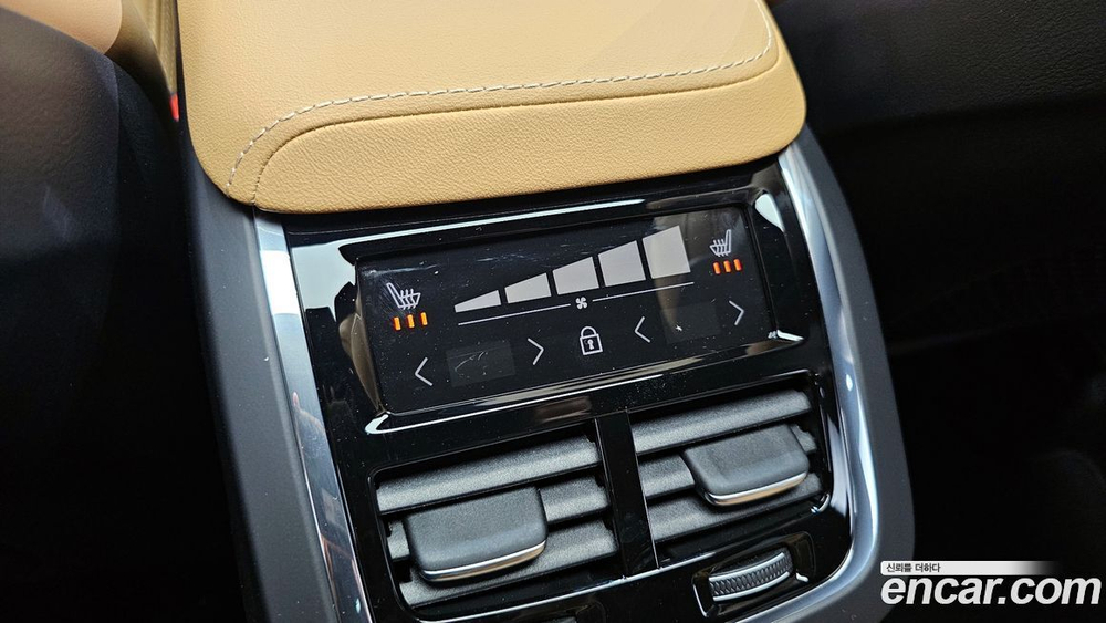 Volvo XC60 2 Generation B6 Ultimate Bright (10.2023)