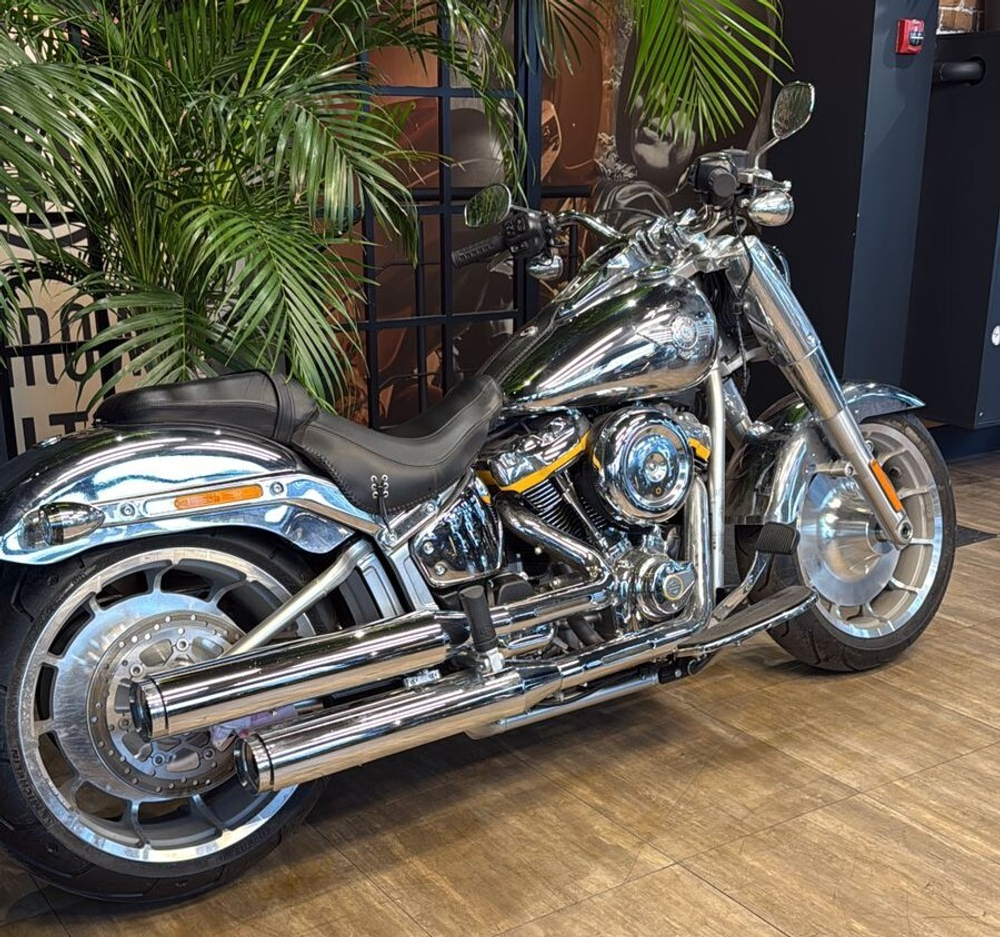 Harley-Davidson Fat Boy 117 Gray Ghost (Icon Collection)