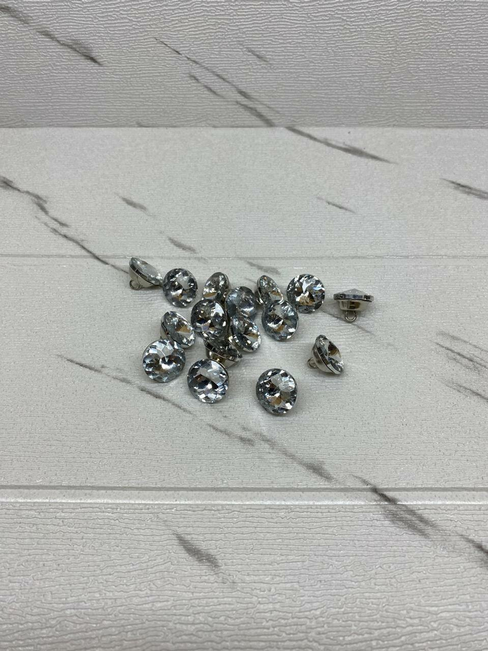 Стразы для мебели/Диаметр 18/30 штук