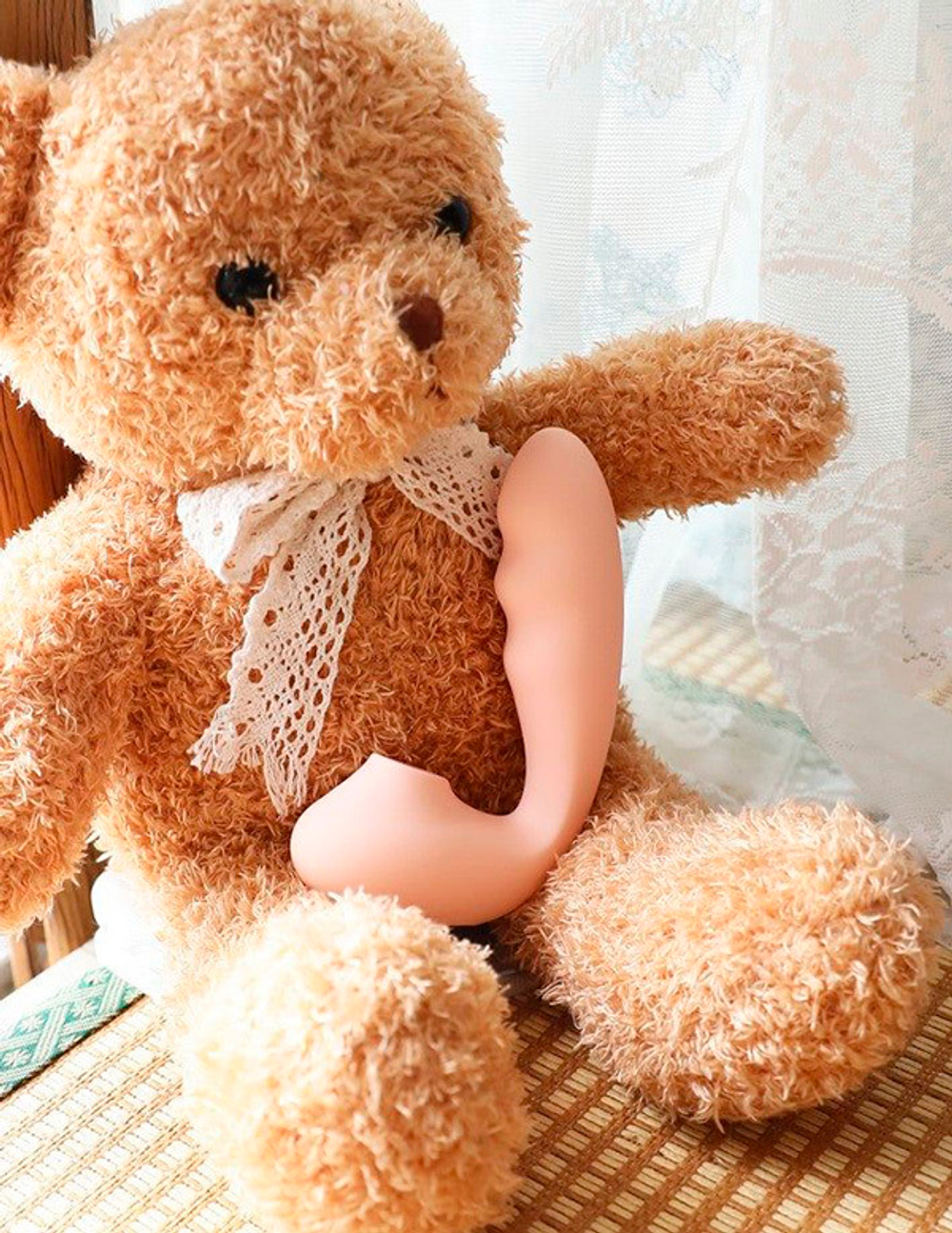 Нежно-розовый вибратор 13,9см с вакуумной стимуляцией и управлением через приложение BeYourLover Tara App Version TX218A