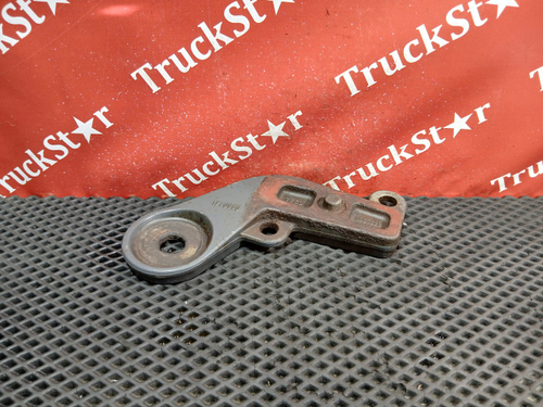 Кронштейн амортизатора нижний левый