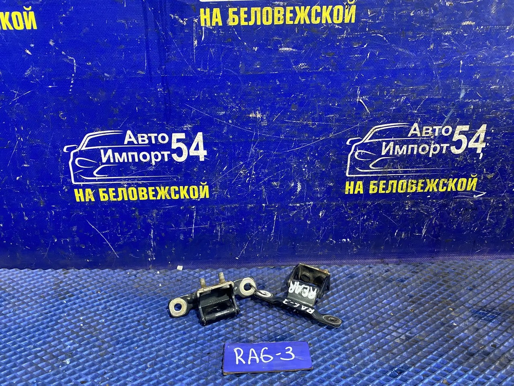 Петля багажника Honda ODYSSEY 2001