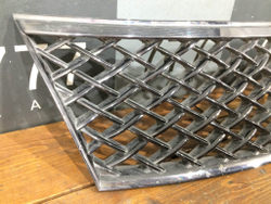 Решетка радиатора Suzuki Kizashi 09-14 Б/У Оригинал 7174157L00