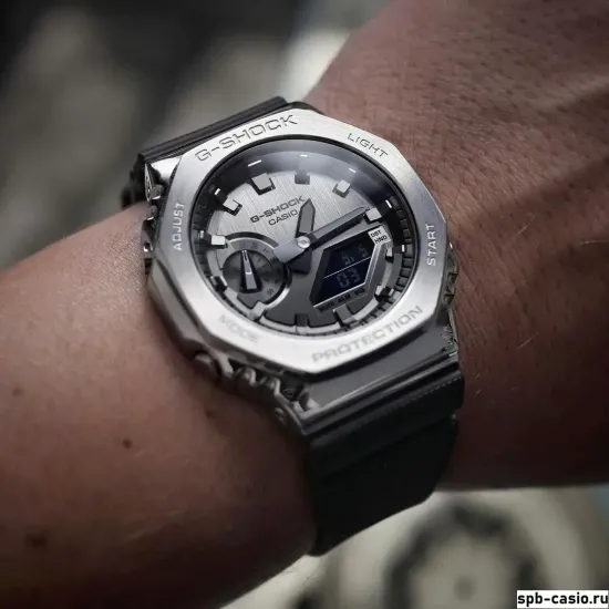 Наручные часы Casio G-Shock GM-2100-1AER