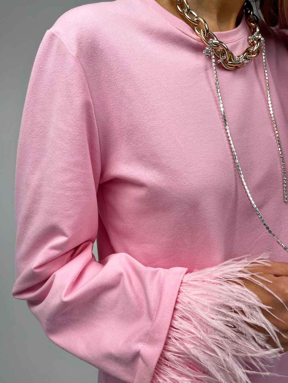 Лонгслив со съёмными перьями на рукавах розовый 5