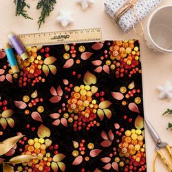 Ткань блэкаут белая смородина под ярким светом на чёрном фоне