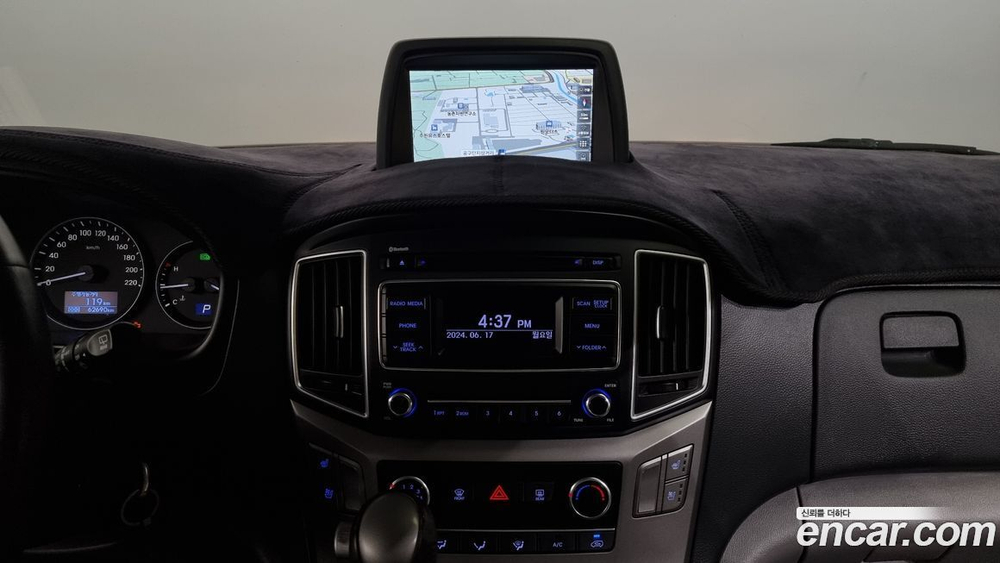 Hyundai The New Grand Starex Van 5-и местный (09.2020)