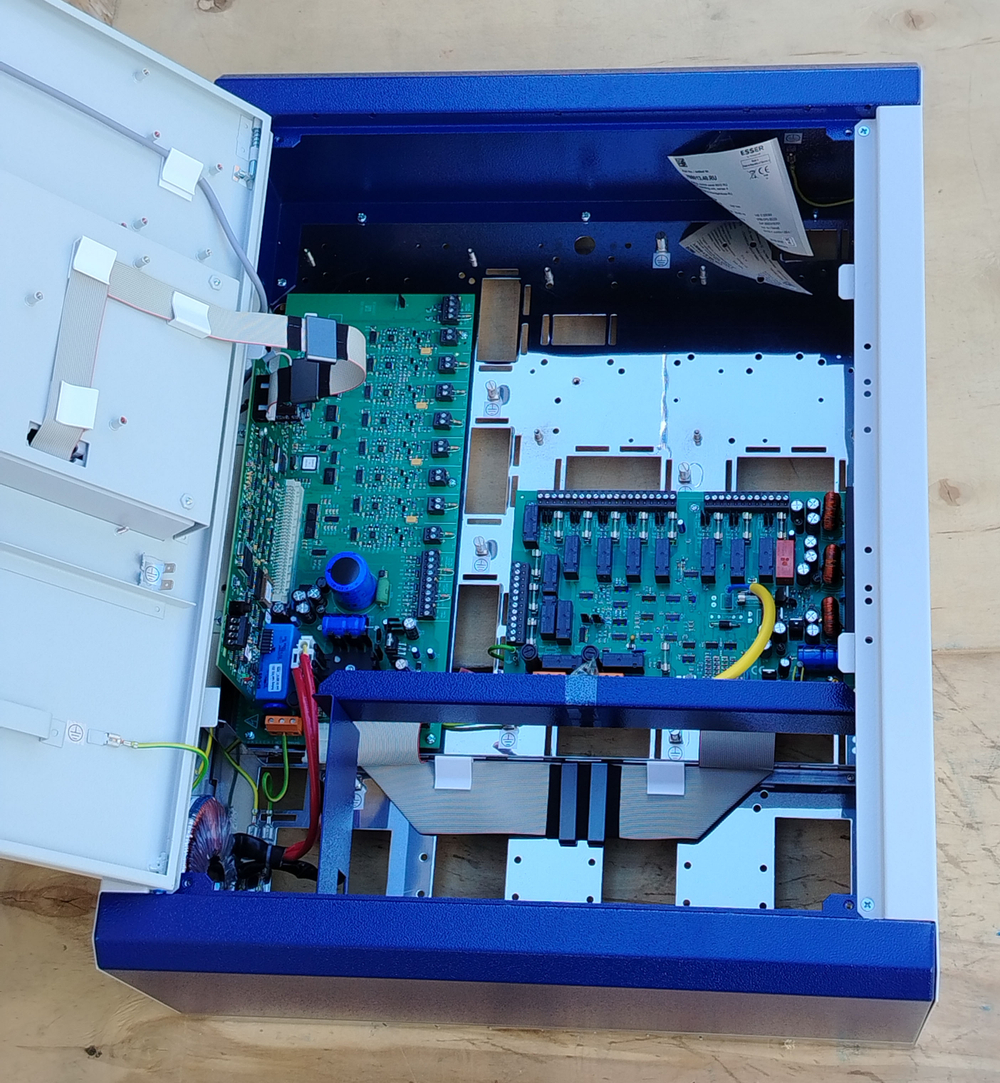 Панель управления пожаротушением Honeywell ESSER 8010 788013.40.RU