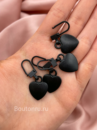 Пуллер-карабин металлический черный матовый "сердце"