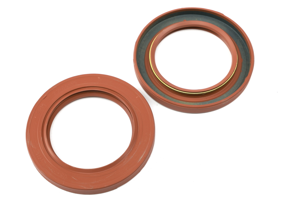 Сальник 64х95х10 а/м МАЗ дв. ЯМЗ-236,238,7511,240 и др. коленчатого вала передний(красный с пружиной/FPM) Резинотехника г. Балаково ( ОЕ Р.201-1005034-Б3 )