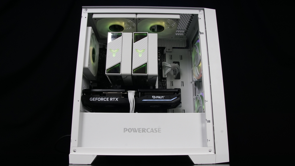 Ryzen 5 9600X + RTX 5070 12Gb