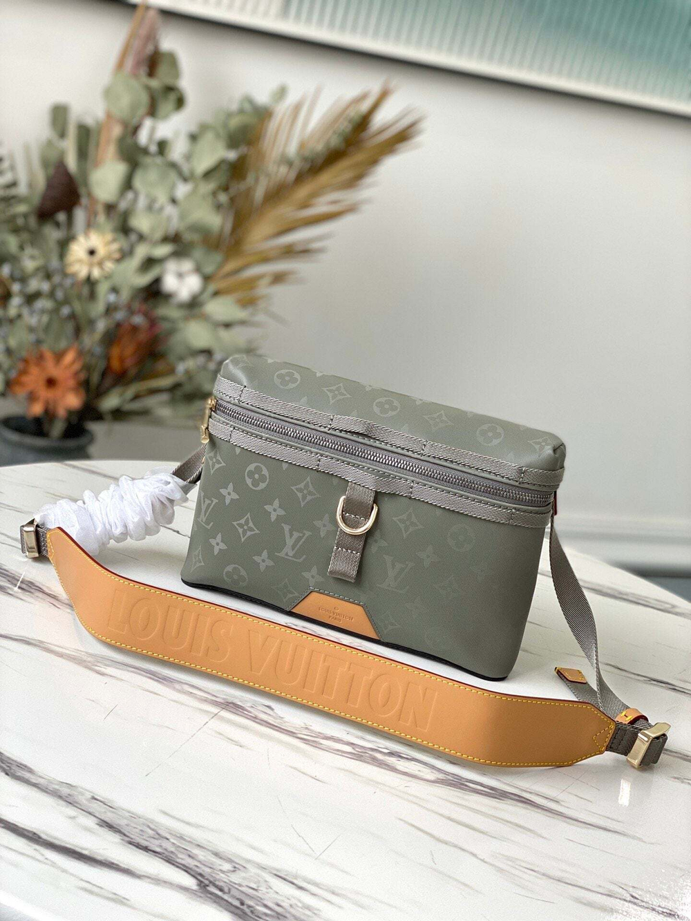 Louis Vuitton Messenger PM