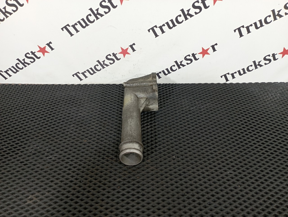 Патрубок корпуса термостата