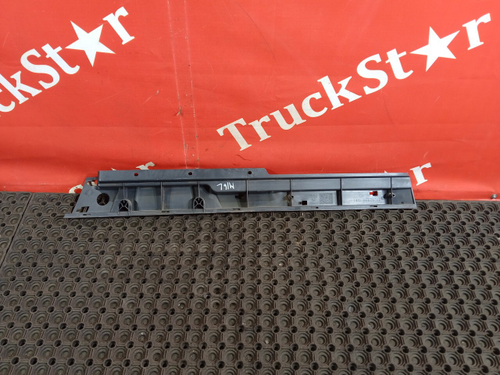 Накладка салона левая