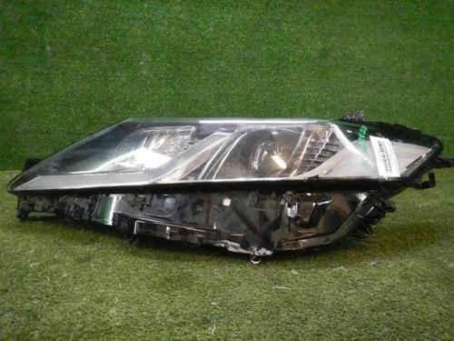 Битая Фара левая Toyota Camry xv70 (2017-н.в.) LED