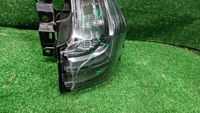 Фонарь правый внешний Lexus LX 3 (15-23) Black