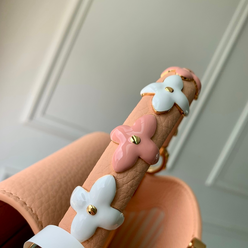 Louis Vuitton Capucines Mini