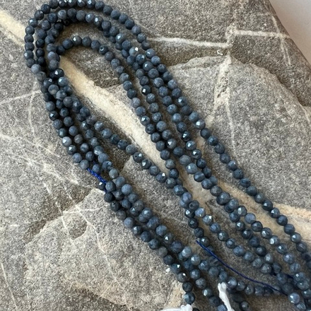 Сапфир. Камни для изделий на заказ. Цена зависит от вида заказанного изделия