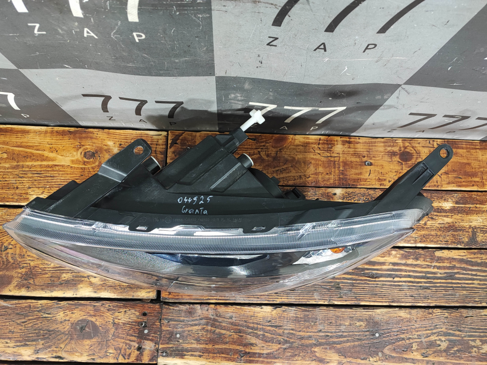 Фара левая LADA Granta 18-нв Б/У Оригинал 8450100857
