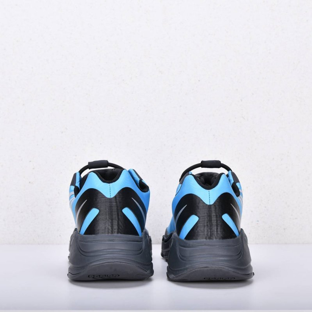 Кроссовки Adidas Yeezy Boost 700 арт 3781