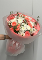 Микс-букет (хризантемы, кустовые розы, диантусы)