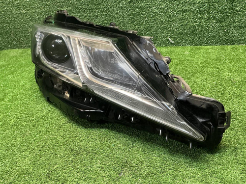 Фара правая Toyota Camry xv70 (2017-н.в.) LED